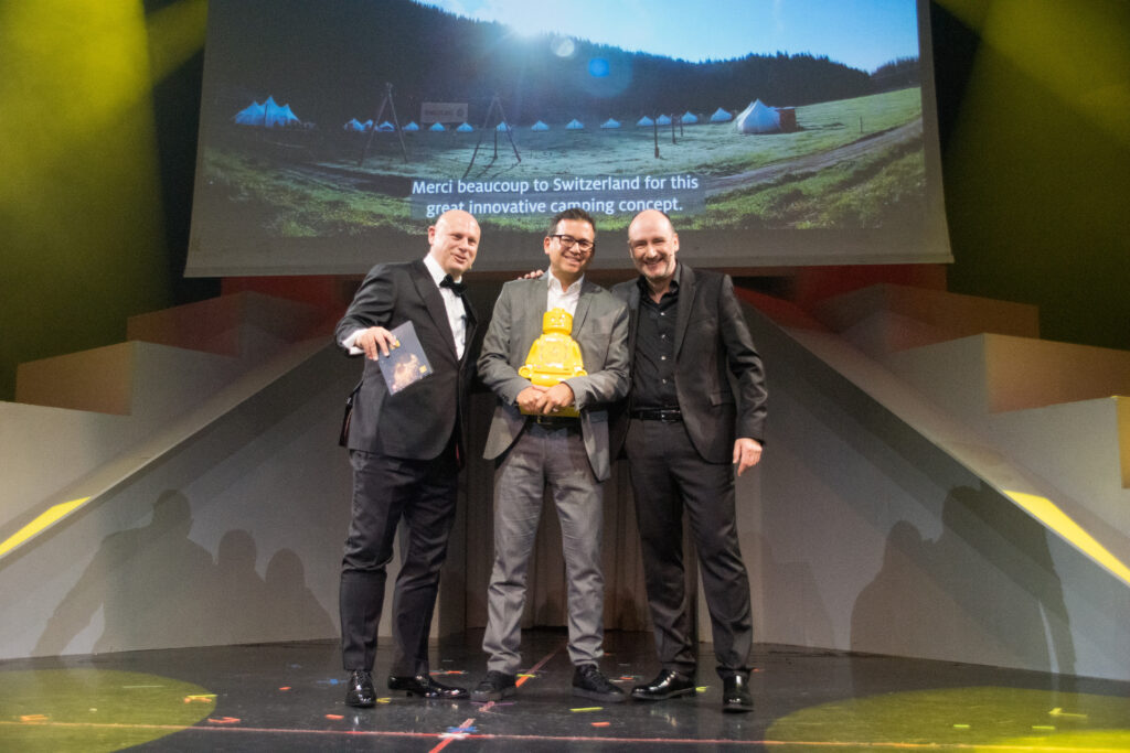 Cornel Straver (Director Media ADAC Camping), Oliver Grützner (TCS Pop-Up Glamping), Uwe Frers (CEO ADAC Camping) I Foto: PiNCAMP